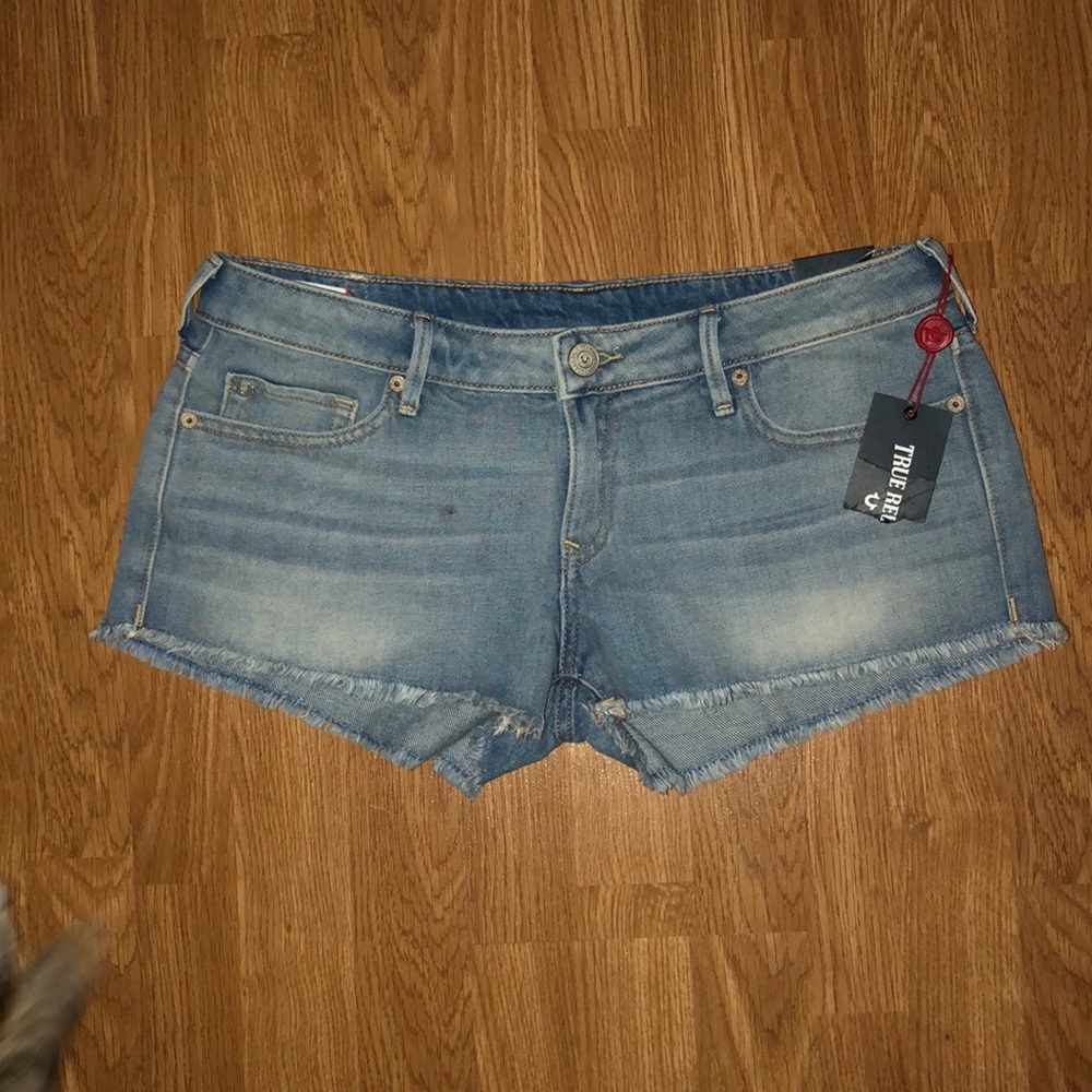 True Religion cut off shorts ⭐️